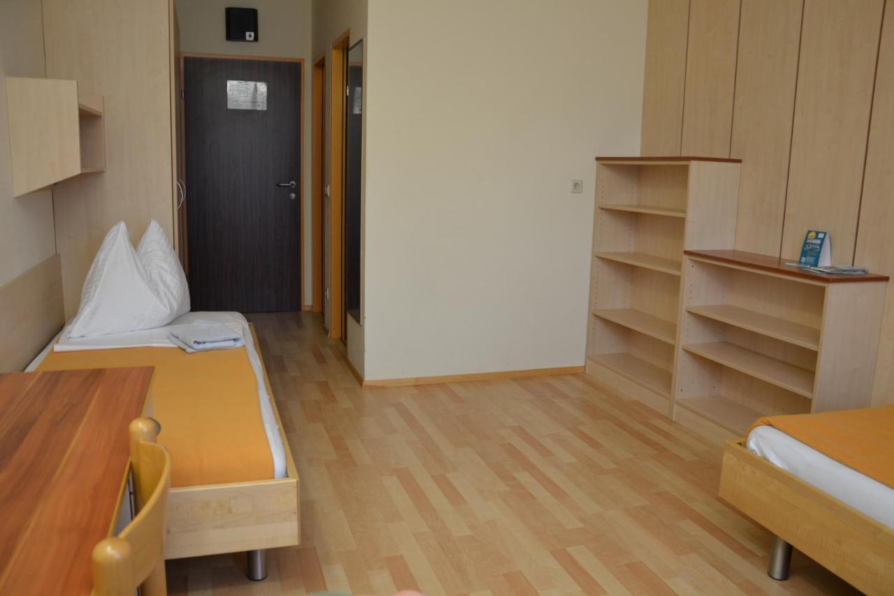 Mladinski Dom - Hostel Klagenfurt am Woerthersee Eksteriør bilde
