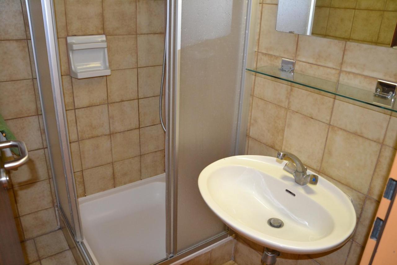 Mladinski Dom - Hostel Klagenfurt am Woerthersee Eksteriør bilde